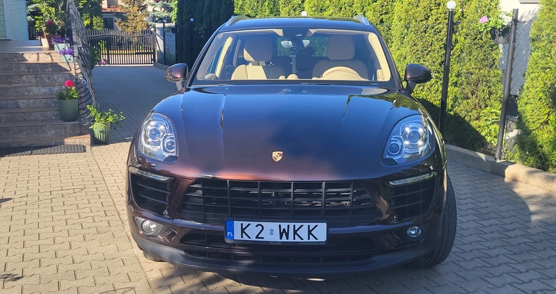 Porsche Macan cena 159500 przebieg: 139500, rok produkcji 2015 z Sochaczew małe 121